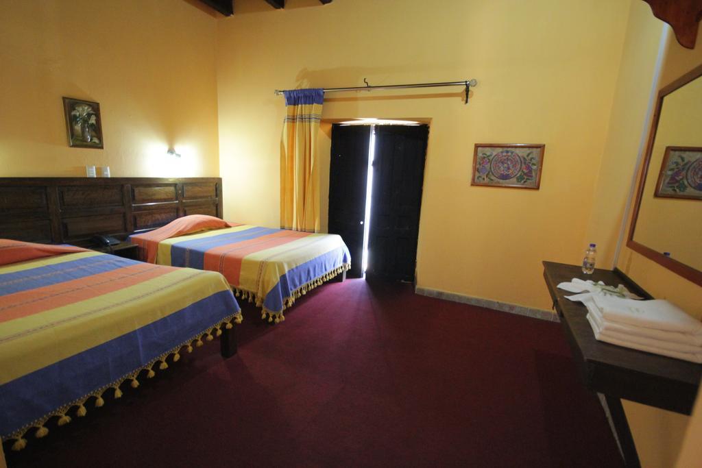 Hotel Plaza Santo Domingo San Cristóbal de Las Casas Zimmer foto